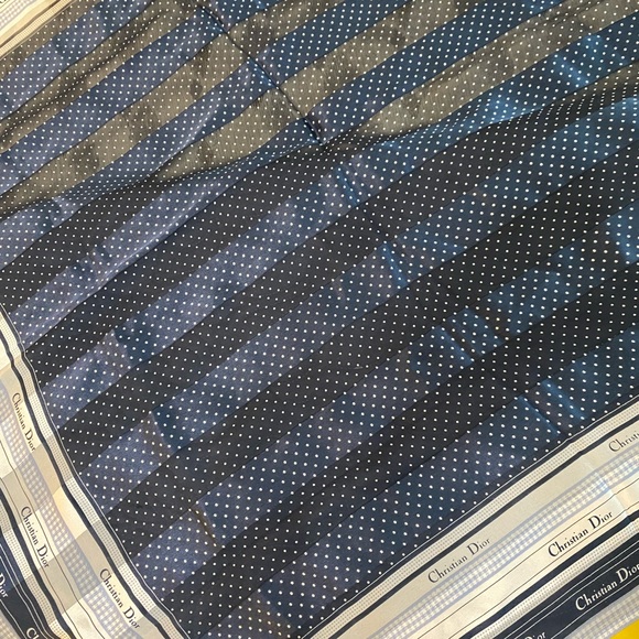 CHRISTIAN DIOR SCARF - Picture 5 of 5